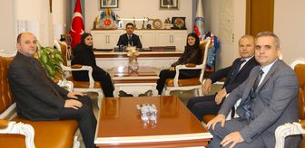 Taşova Kaymakamı, TÜBİTAK Proje Yarışmalarında Başarı Gösteren Öğrencilerle Bir Araya Geldi