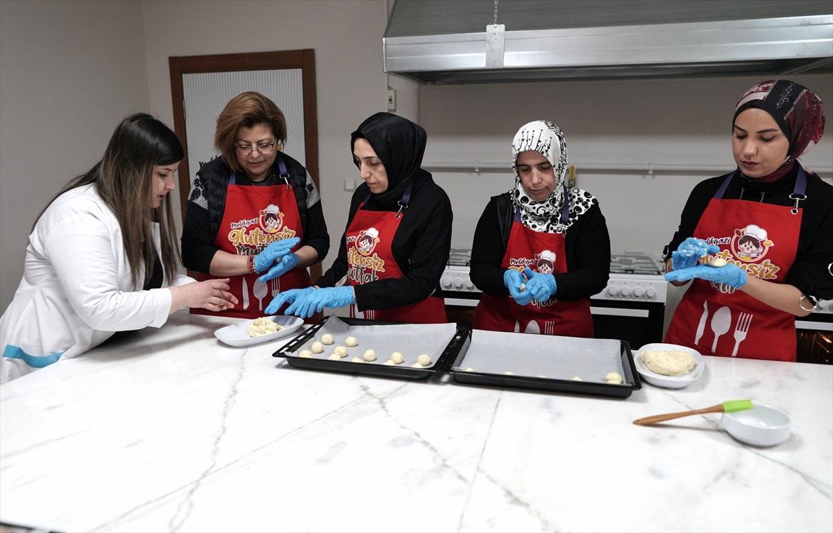 Kayseri'de düzenlenen glutensiz mutfak kursu devam ediyor