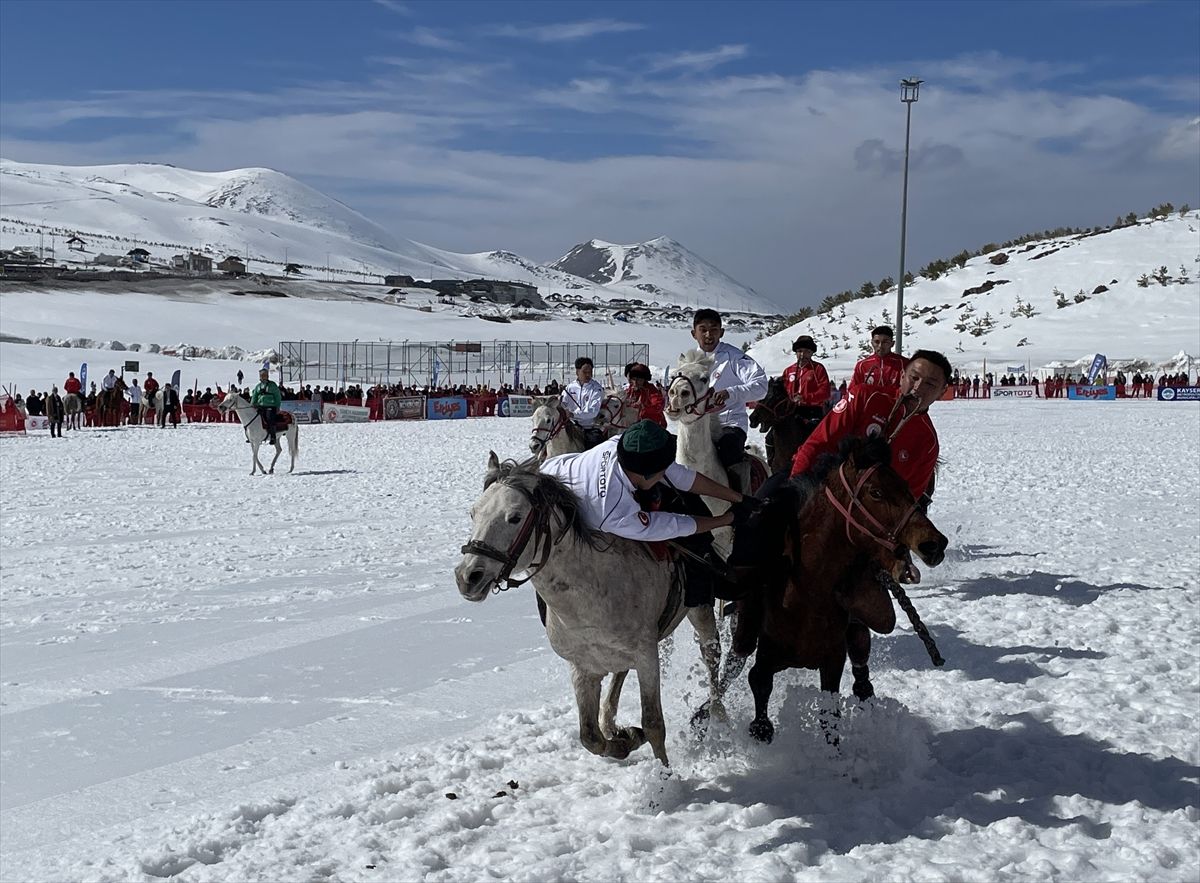 Kayseri'de "Kökbörü Oyunları Erciyes 2026" yapıldı