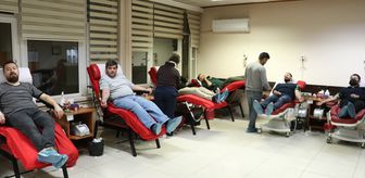 Kayseri'de öğretmenler iftar sonrası kanser hastası çocuklar için kan bağışı yaptı