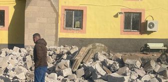 Kayseri'de şiddetli rüzgarda hasar gören minare kontrollü şekilde yıkıldı