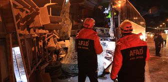 Kayseri'de yolcu otobüsü ile kamyonetin çarpıştığı kazada 5 kişi yaralandı