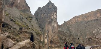 Kayseri'deki Soğanlı Vadisi'nde kaya kopması yaşanan alanda çalışma başlatıldı
