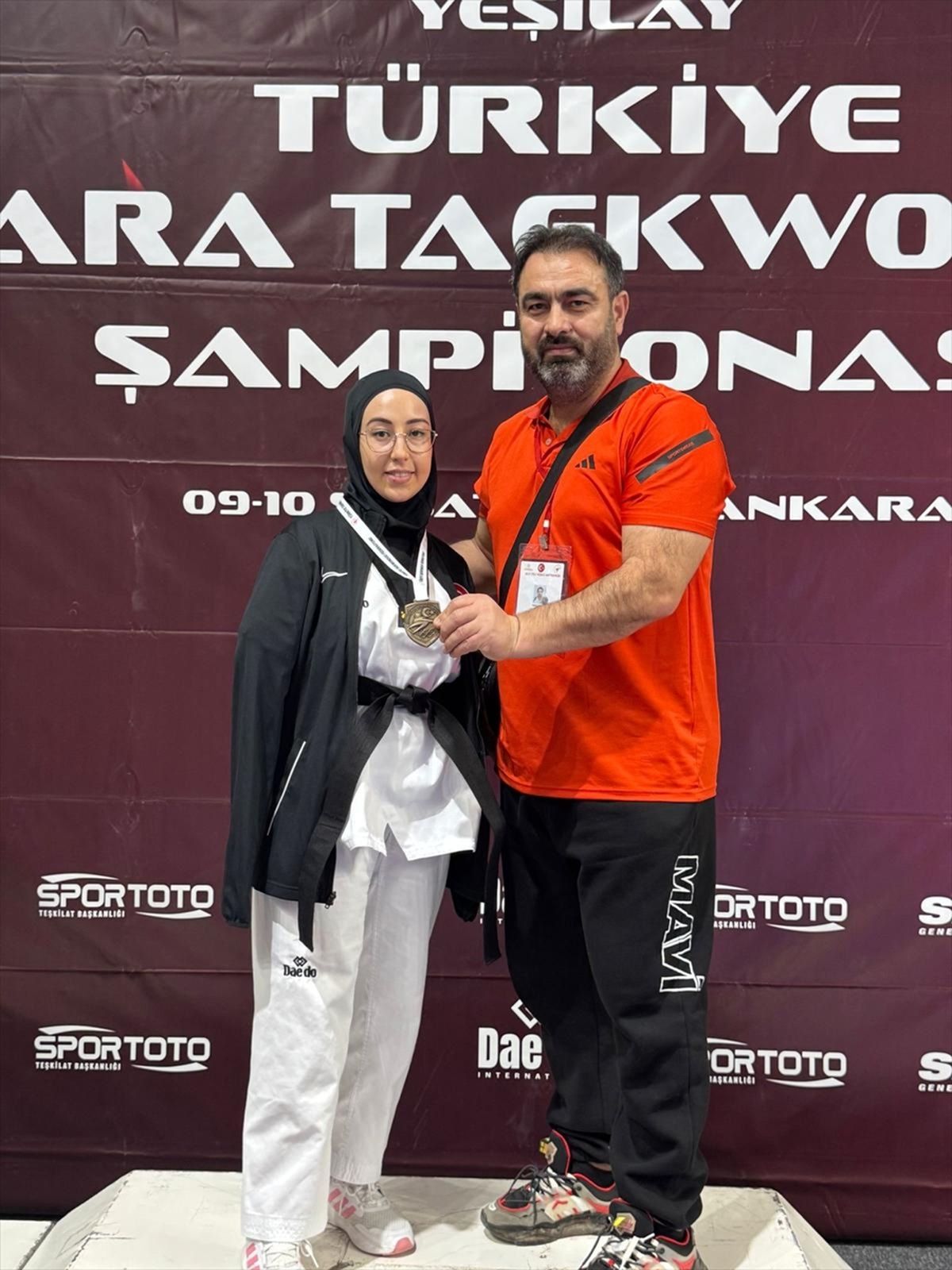Kayserili sporcular para tekvandoda altın ve bronz madalya kazandı