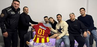 Kayserisporlu futbolcular, operasyonda yaralanan özel harekat polisini ziyaret etti