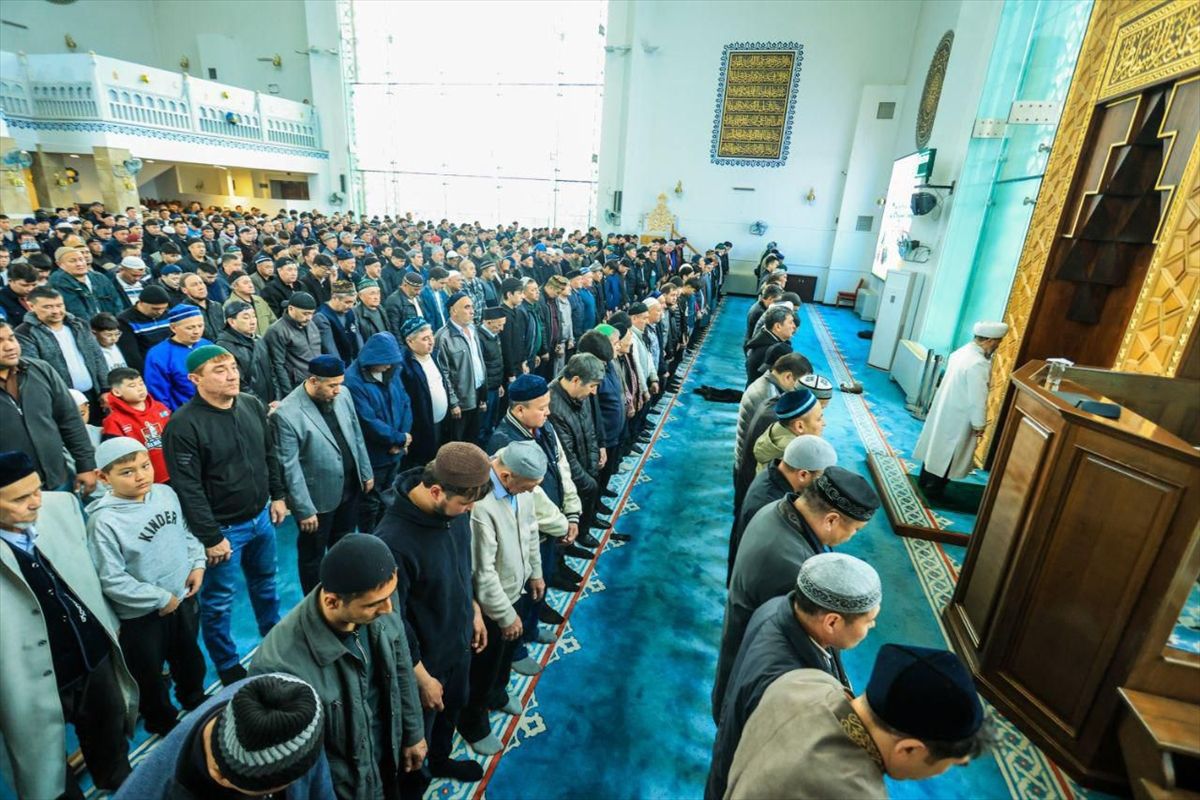 Kazakistan'da bayram namazı kılındı