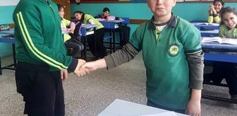 Keban'da öğrenciler akran zorbalığına karşı 'Dayanışma ve Arkadaşlık Sözleşmesi' imzaladı