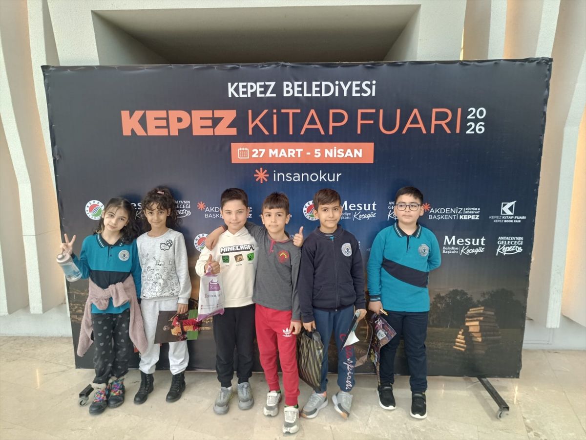Kepez Kitap Fuarı 7'den 70'e İlgiyi Çekiyor