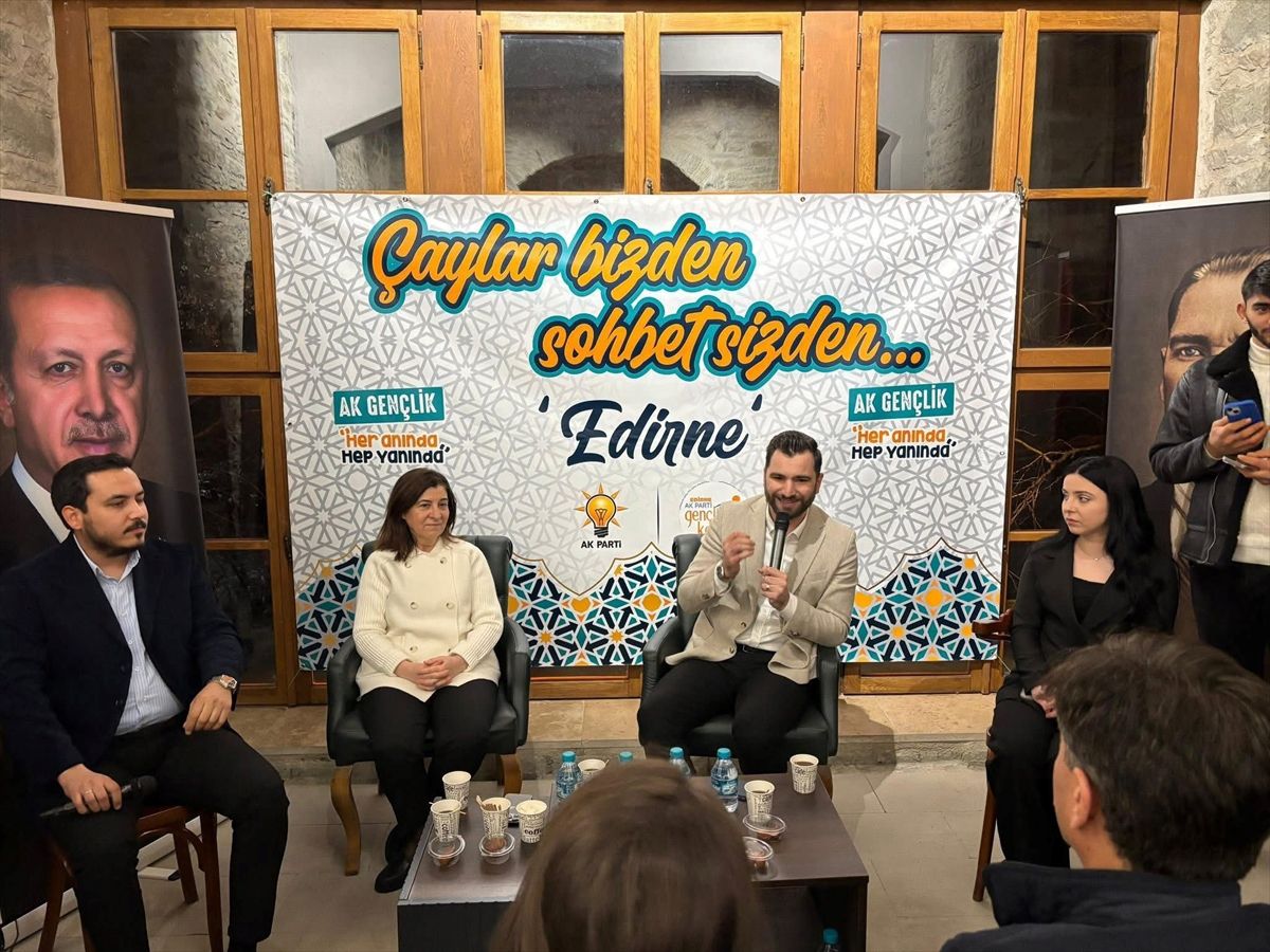 Keşan'da AK Parti'den "Çaylar bizden, sohbet sizden" programı