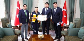 Kilis Valisi Kalaylı, hayat kurtaran sağlık personelini ödüllendirdi