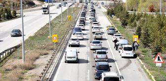 'Kilit kavşak' Kırıkkale'de bayram tatili dönüşü hareketliliği sürüyor