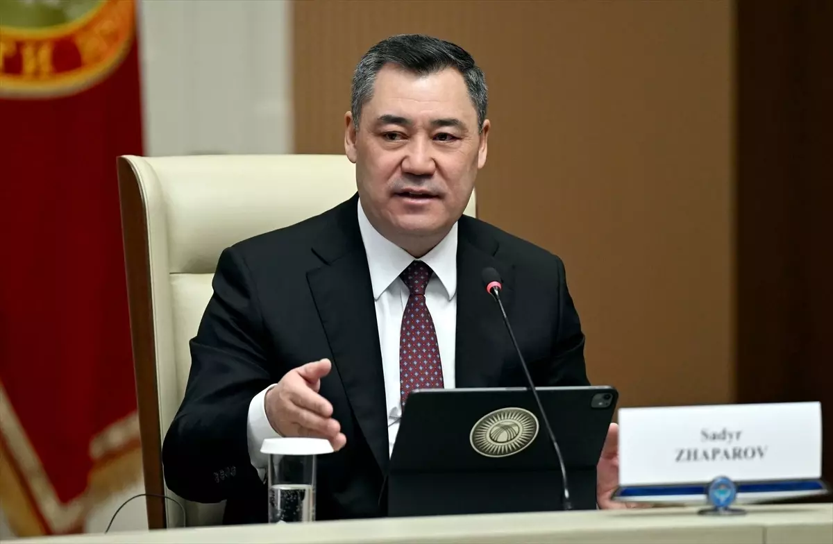 Kırgızistan Cumhurbaşkanı Caparov, AP heyetini kabul etti