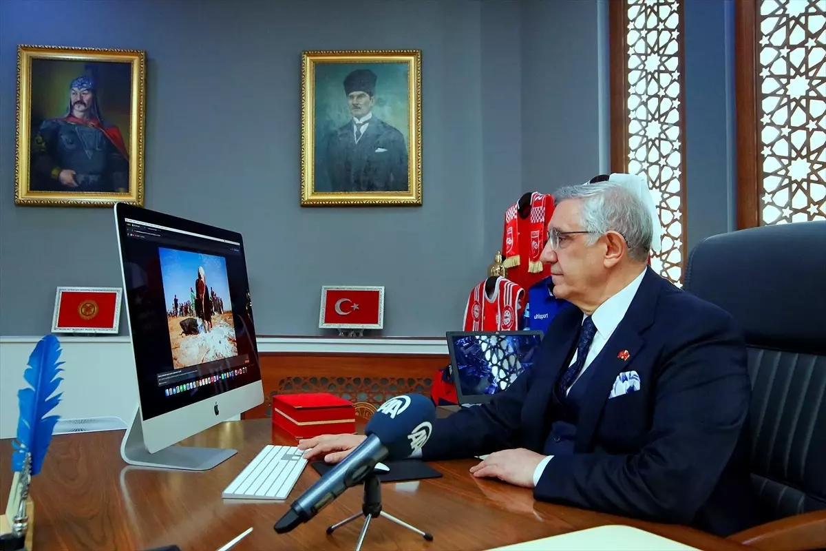 Kırgızistan-Türkiye Manas Üniversitesi Rektörü Prof. Dr. Ceylan, AA'nın "Yılın Kareleri" oylamasına katıldı