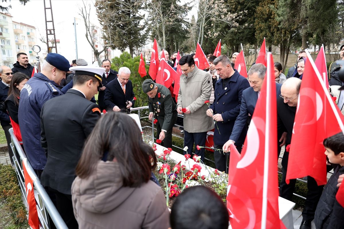 Kırklareli'nde devlet korumasındaki çocuklar şehitliği ziyaret etti