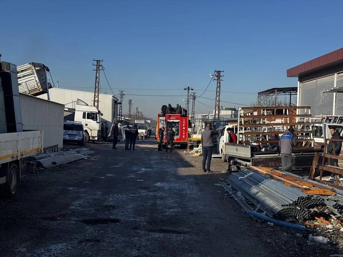 Kırklareli'nde iş yerinde çıkan yangında bir kişi yaralandı