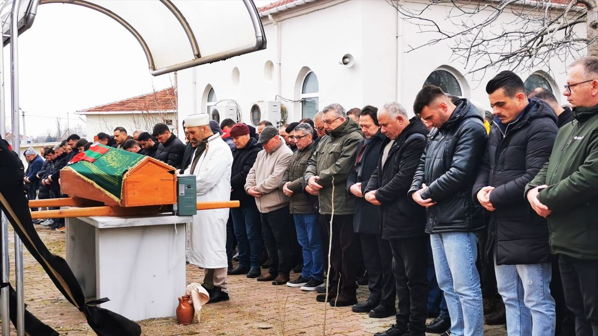 Kırklareli'nde sobanın patlaması sonucu ölen gencin cenazesi defnedildi