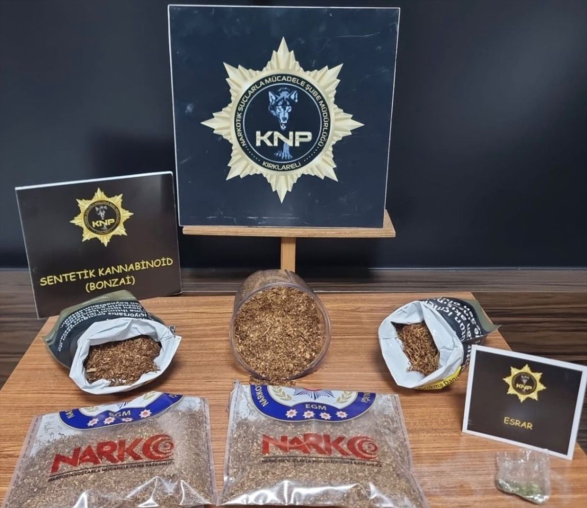 Kırklareli'nde uyuşturucu ticareti yaptığı iddiasıyla 2 zanlı tutuklandı