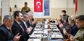 Kırklareli Valisi Turan, Babaeski ilçesinde düzenlenen iftar programına katıldı