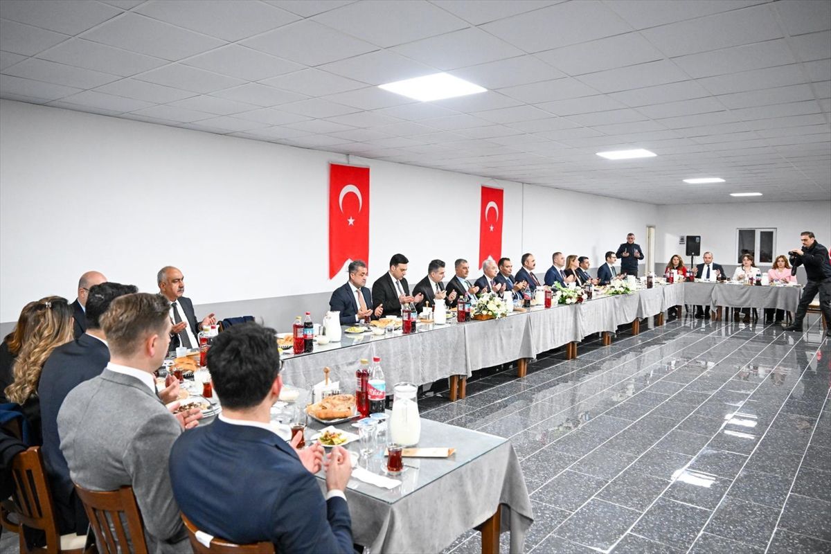 Kırklareli Valisi Turan, ceza infaz kurumunda iftara katıldı