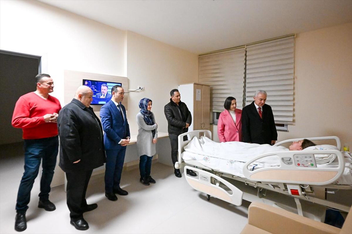 Kırklareli Valisi Turan, hasta ziyaretlerinde bulundu