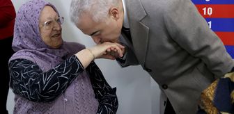 Kırklareli Valisi Turan, huzurevi sakinleriyle bayramlaştı