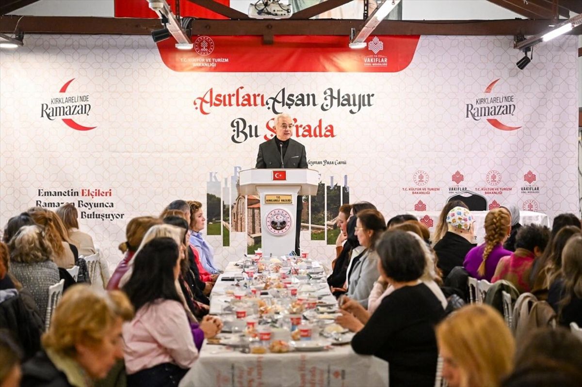 Kırklareli Valisi Turan, kadın yönetici ve personel ile iftarda buluştu