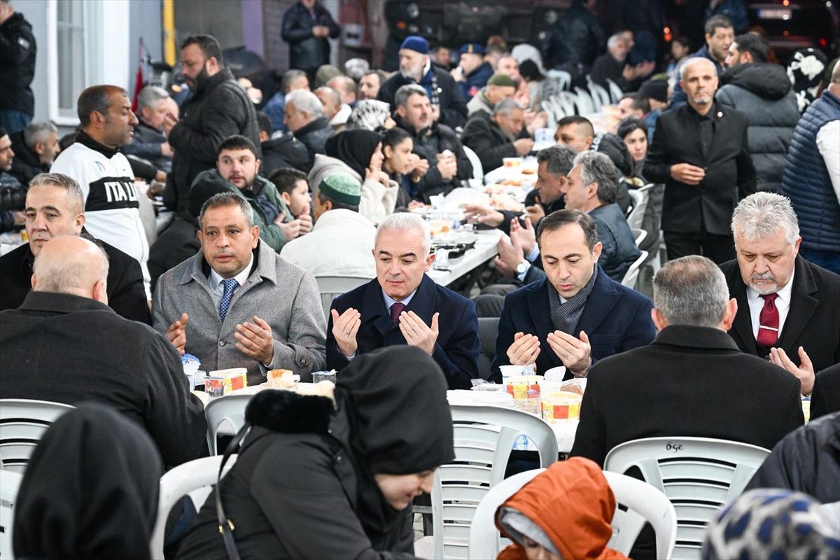 Kırklareli Valisi Turan, Roman vatandaşlarla iftar programında bir araya geldi