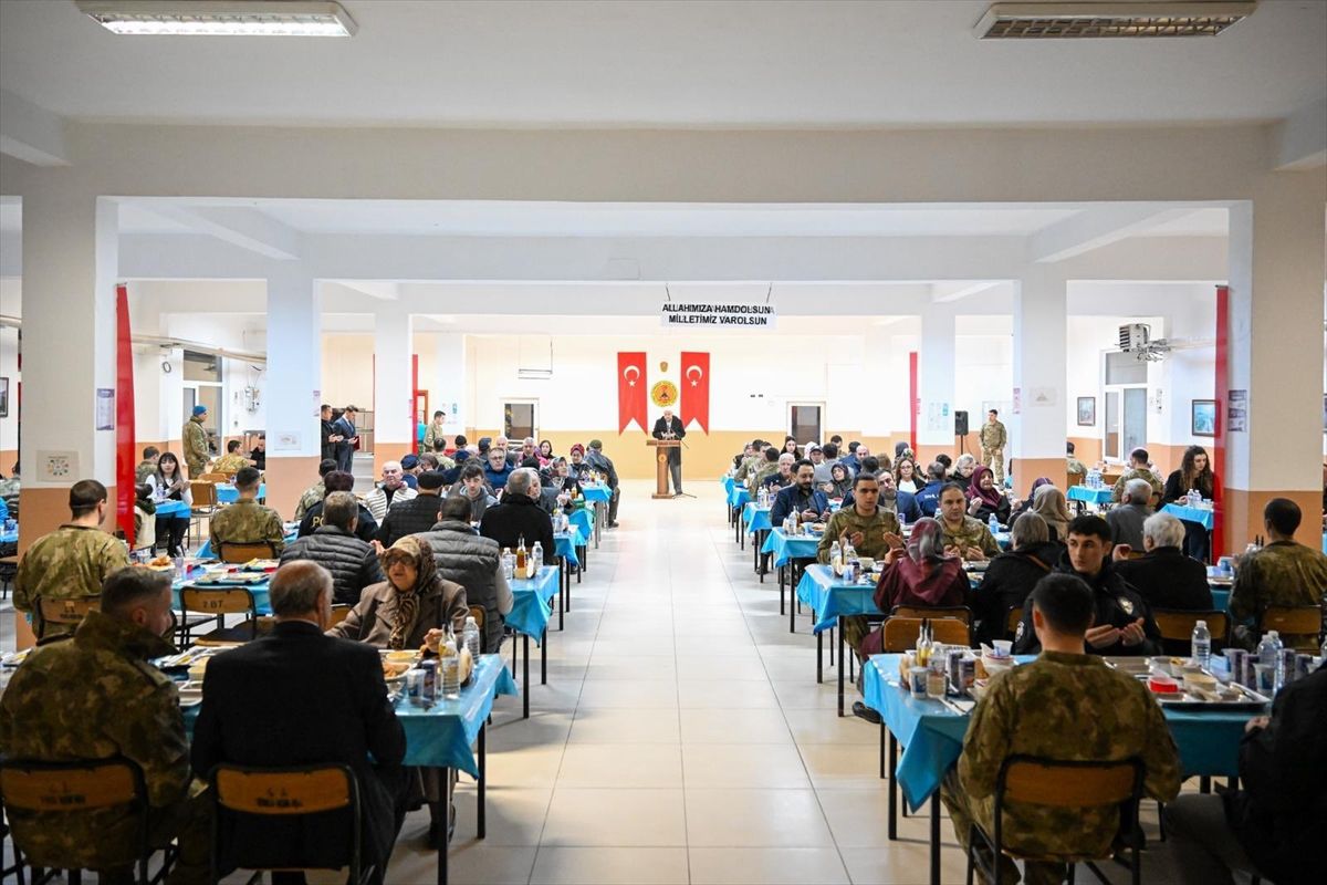 Kırklareli Valisi Turan, Vize'de şehit aileleri ve gazilerle iftarda buluştu