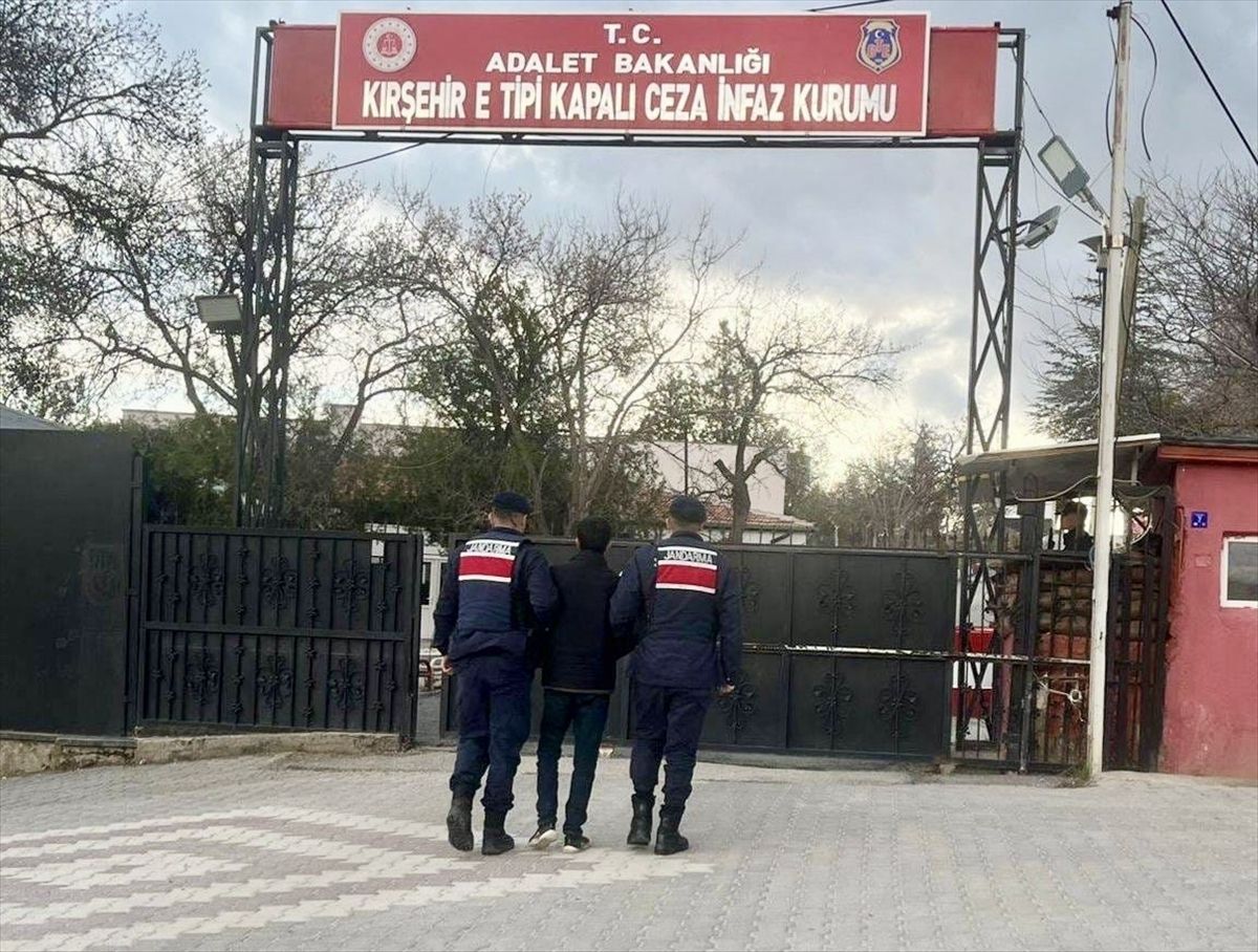 Kırşehir'de akrabasının kimliğiyle saklanan firari hükümlü yakalandı