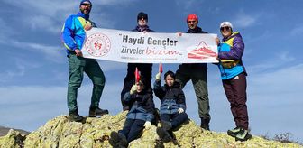 Kırşehir'de dağcılar Davullu zirvesine tırmandı