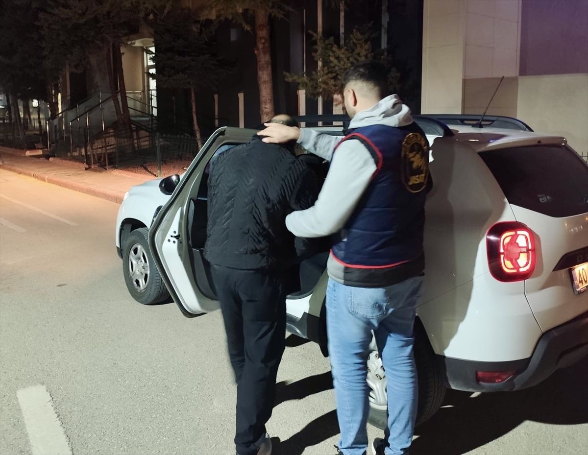 Kırşehir'de kesinleşmiş 44 yıl 5 ay hapis cezası bulunan firari yakalandı