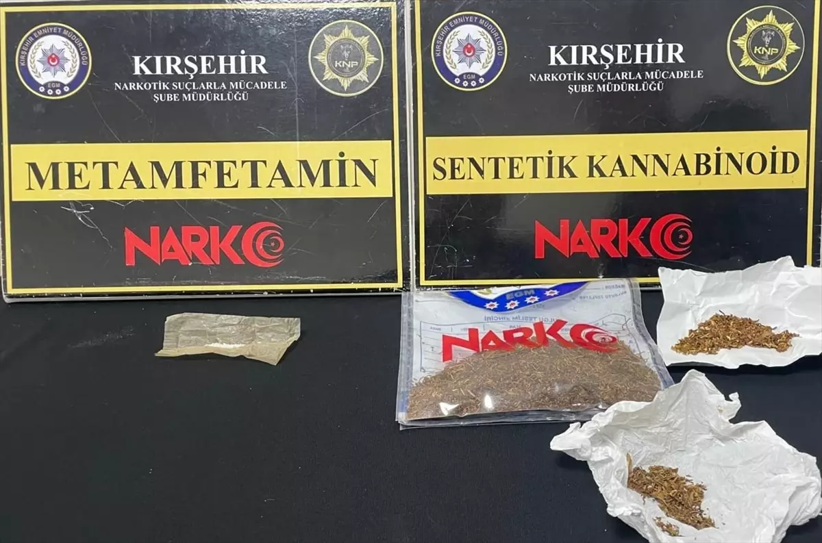 Kırşehir'de sobaya uyuşturucu saklayan şüpheli tutuklandı