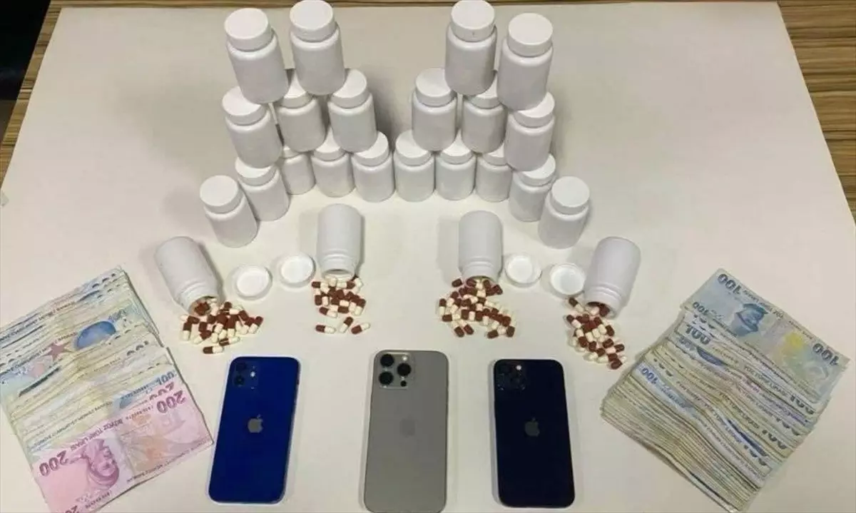 Kırşehir'de uyuşturucu operasyonunda yakalanan 2 zanlı tutuklandı