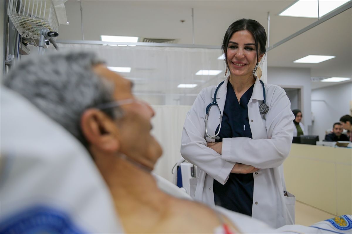 KOAH hastaları "bronkoskopik akciğer hacim küçültme sarmalı" yöntemiyle rahat nefes alıyor