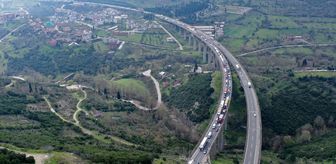 Kocaeli'de 4 aracın karıştığı zincirleme kaza ulaşımı aksattı