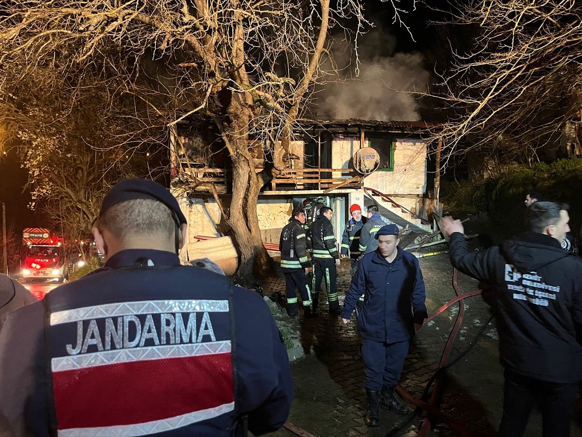Kocaeli'de ahşap evde çıkan yangında 1 kişi hayatını kaybetti