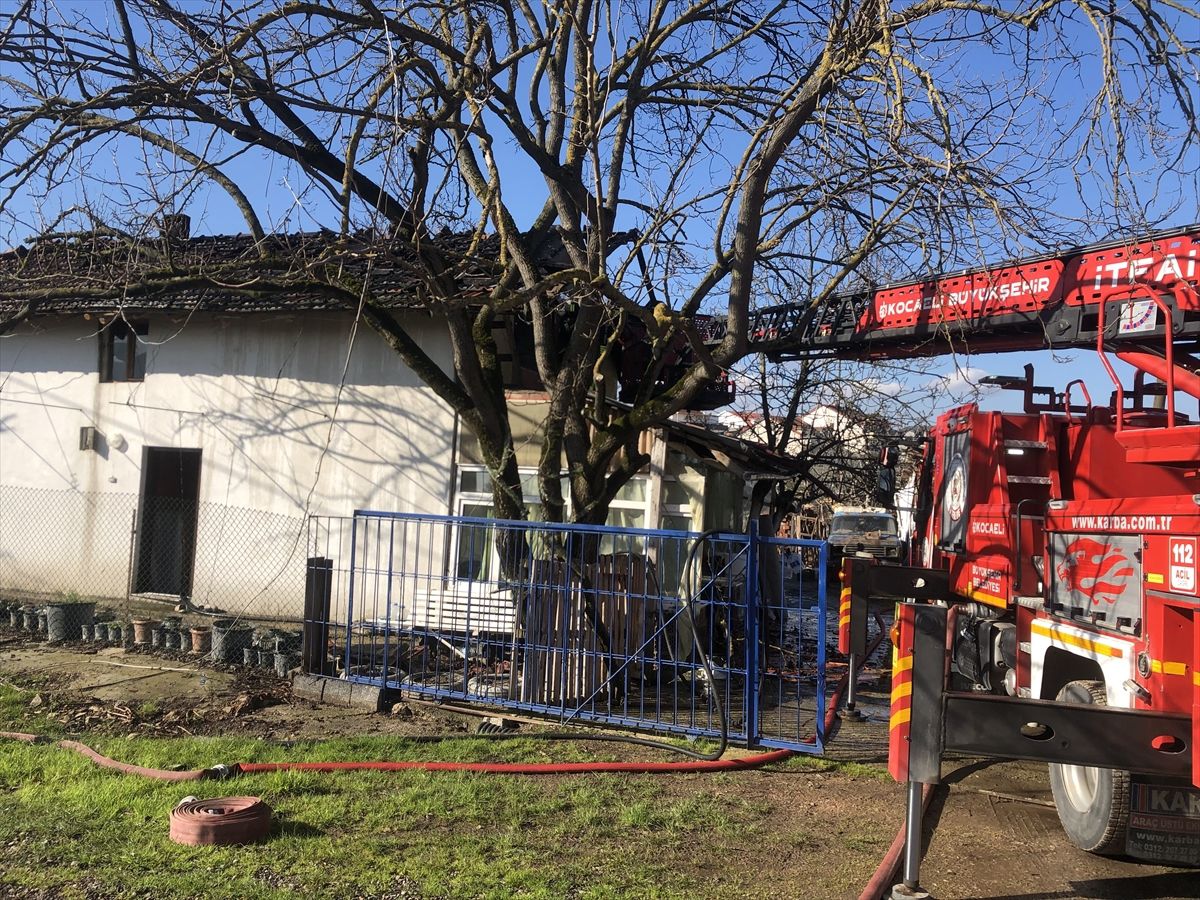 Kocaeli'de evde çıkan yangın söndürüldü