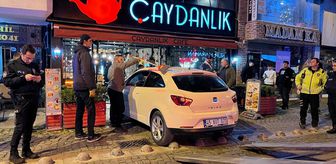Kocaeli'de kontrolden çıkan otomobilin kafeteryaya girdiği kazada 2 kişi yaralandı