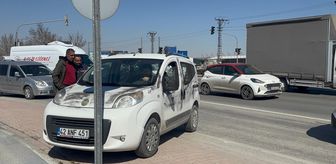 Konya'da hafif ticari araca çarpan motosikletli kurye öldü