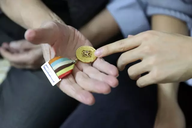 Surprise visit from the South Korean footballer of the Super League to the 96-year-old Korean veteran