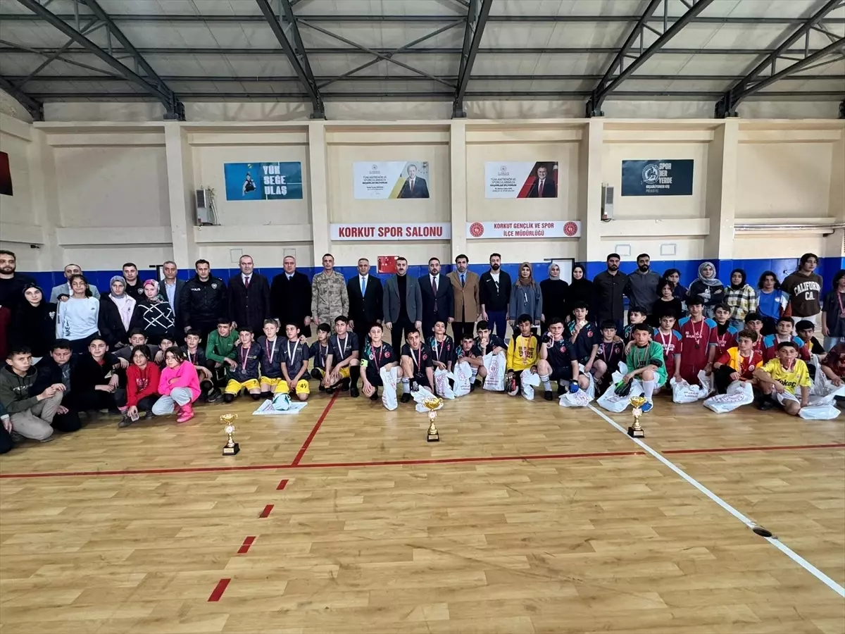 Korkut'ta düzenlenen okullar arası futsal turnuvası sona erdi