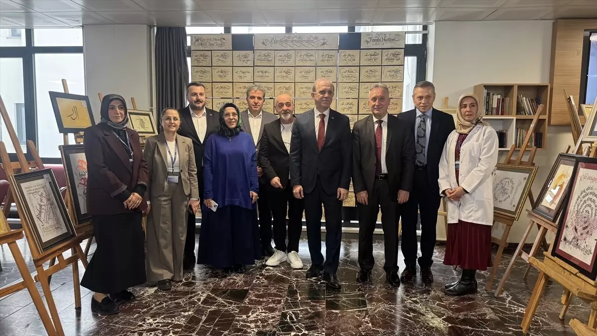 KTÜ Farabi Hastanesinde kaligrafi sergisi açıldı