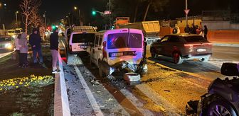 Küçükçekmece'de zincirleme trafik kazasında 2 kişi yaralandı