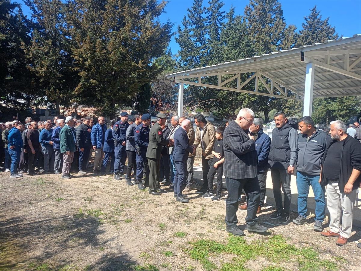 Kumluca'da Kıbrıs gazisi Karakuş, son yolculuğuna uğurlandı
