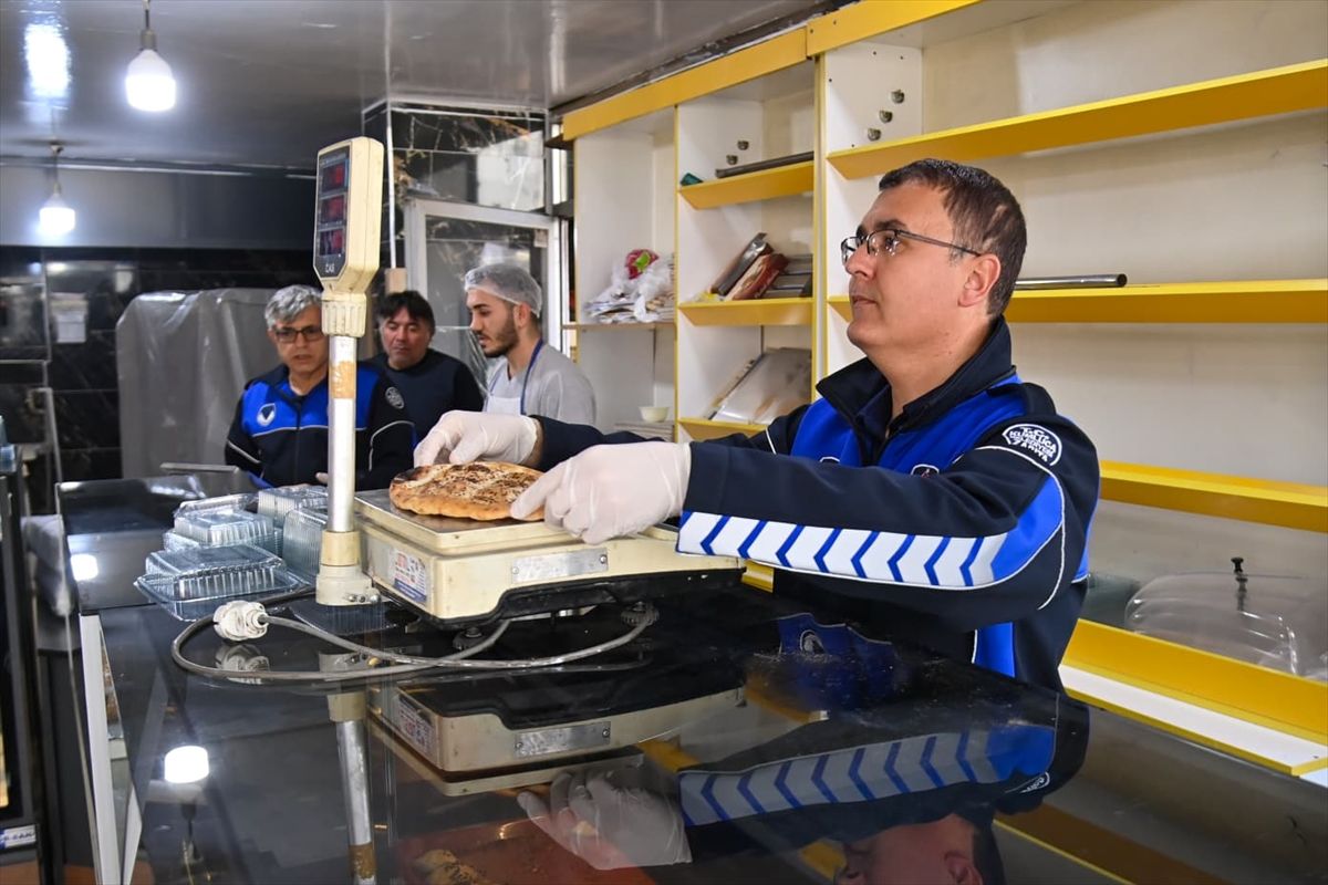 Kumluca'da ramazan ayı dolasıyla fırınlar denetlendi