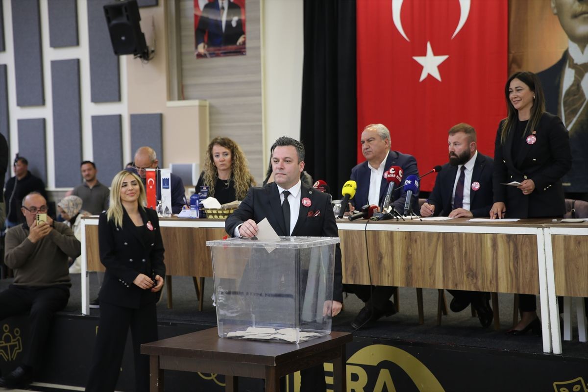 Kuşadası Belediyesi Başkan Vekilliğine Tahsin Demirtaş seçildi
