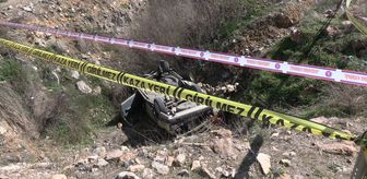 Kütahya'da şarampole devrilen otomobildeki 2 kişi öldü