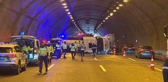 Kuzey Marmara Otoyolu'nda devrilen tanker trafiğe neden oldu