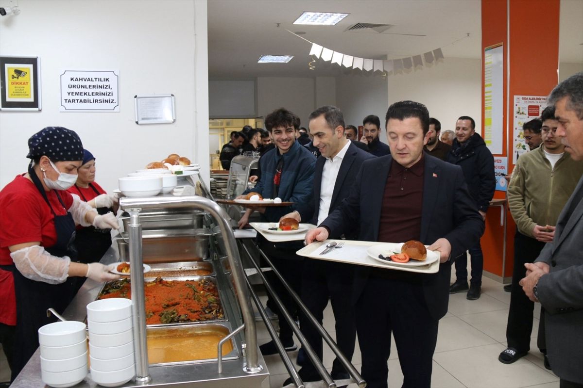 KYK Genel Müdür Yardımcısı Özdemir, Amasya'da öğrencilerle sahur yaptı