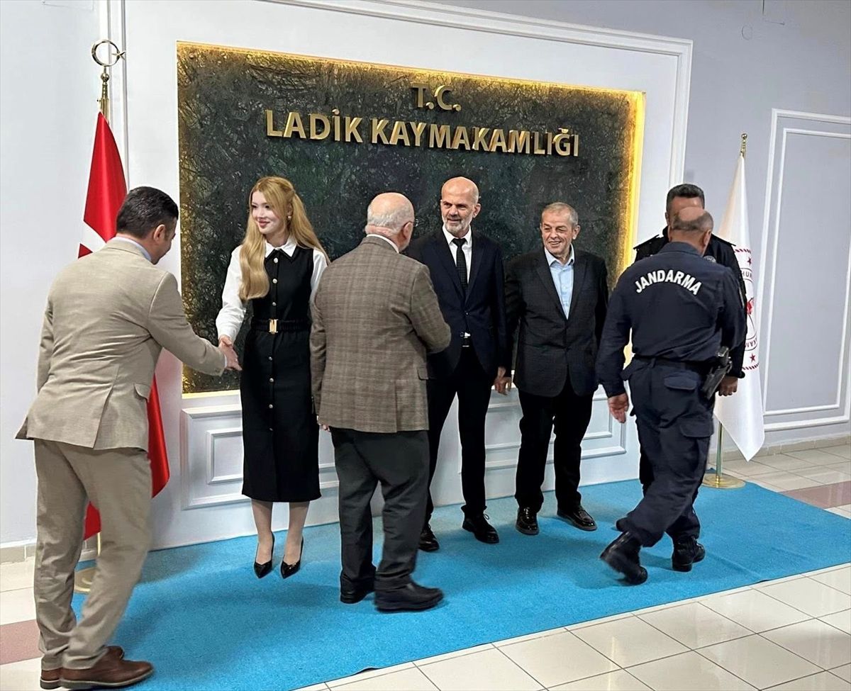 Ladik'te bayramlaşma programı düzenlendi